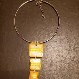 Chocker necklace with triple drop pendant